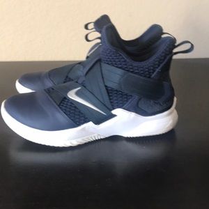 LeBron solider 12